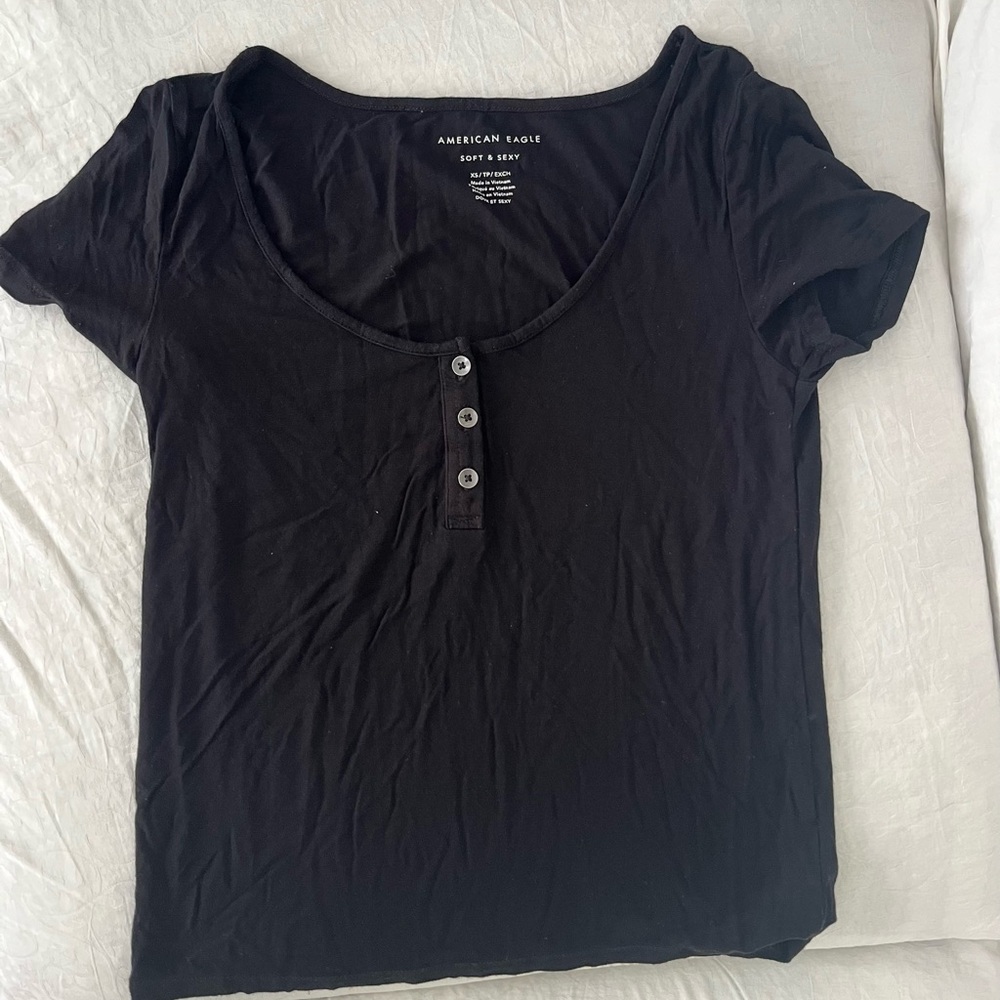 American Eagle black top